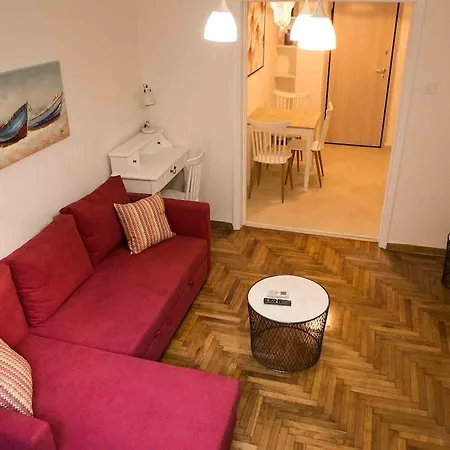아파트 House, Kolchidos, Ampelokipoi Metro,