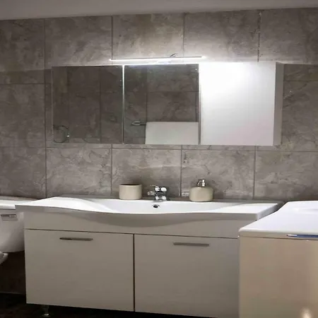House, Kolchidos, Ampelokipoi Metro, 아파트 *